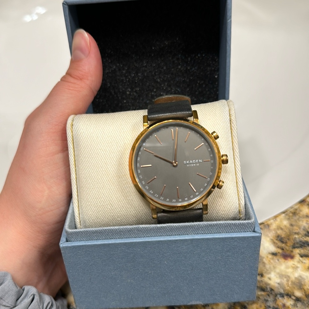 Skagen connected hybrid smart watch